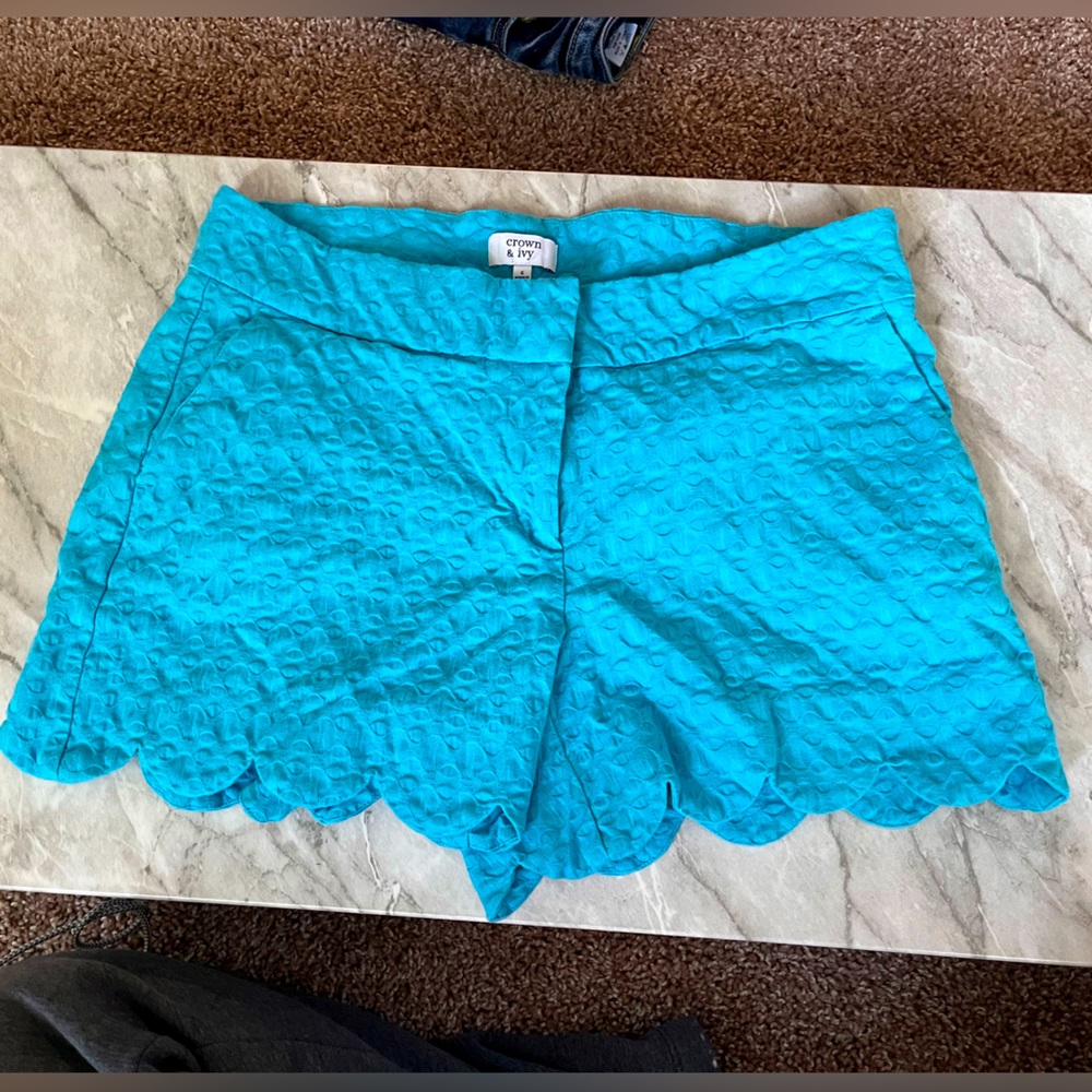 Crown & Ivy Aqua colored scalloped shorts size 6